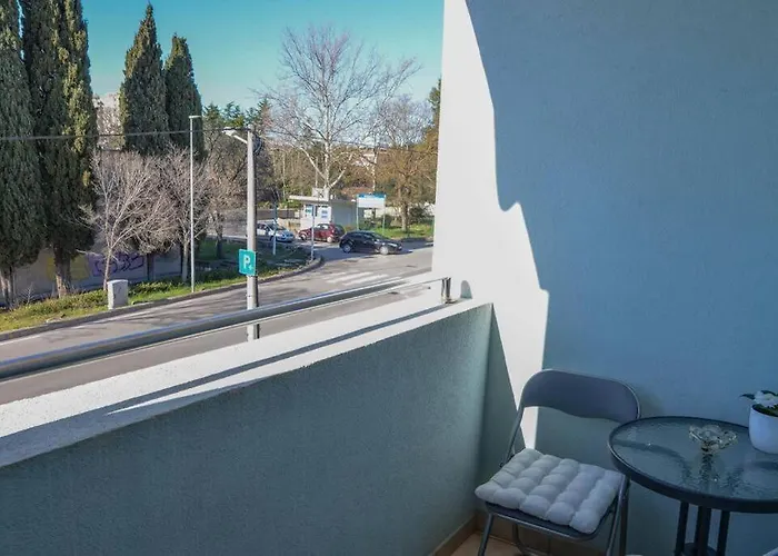 Longin Apartment *