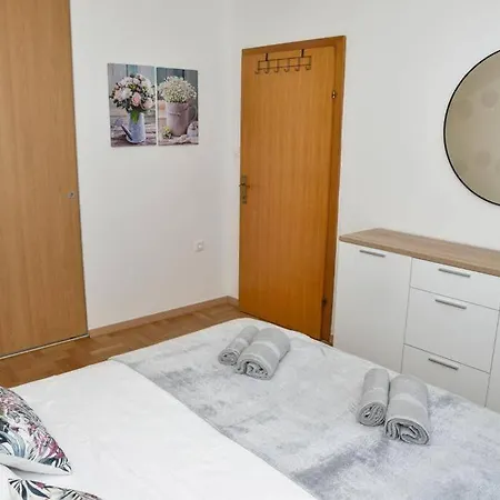 Longin Apartamento Zadar